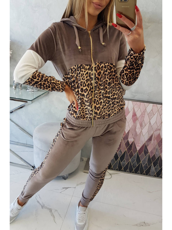 Velúrová dámska tepláková súprava s leopardím vzorom, capuccino