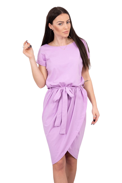 Dámske šaty s viazaním v páse a prekladanou sukňou, fialové